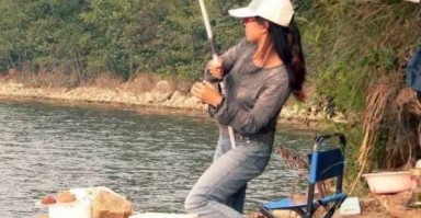 女生职业钓鱼怎么样？女生钓鱼养鱼？
